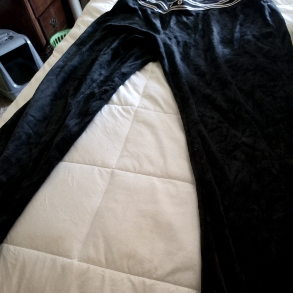 Black velour jogging pants size xl